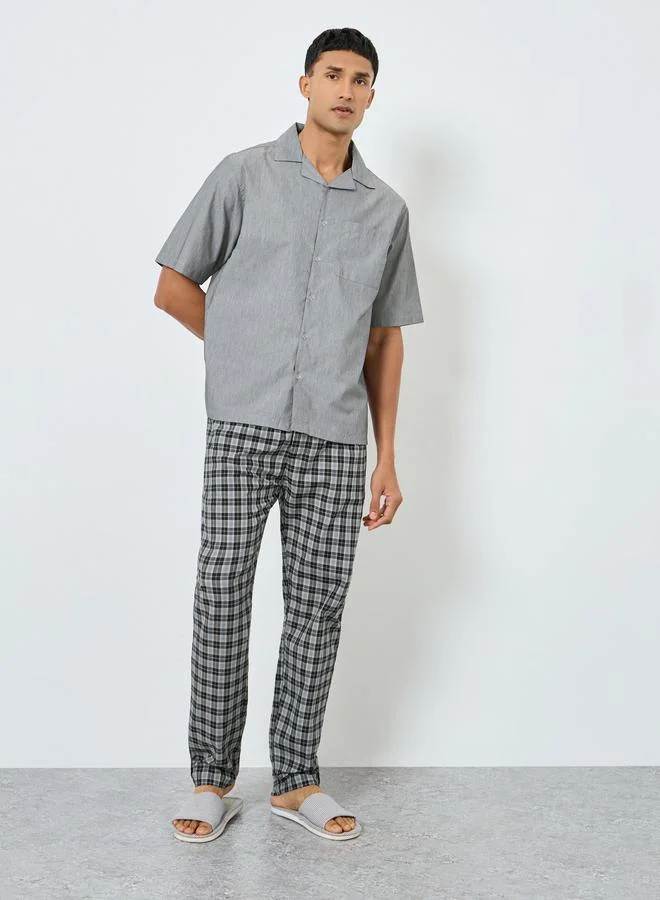 ستايلي طقم بيجاما من بنطال كاروهات وقميص بأزرار غلق